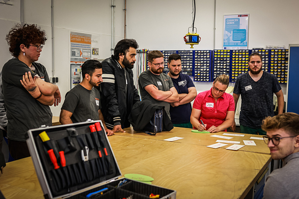 Auszubildende der Verbünde stellen dem Fachpublikum auch ihre Erfahrungen und Wünsche vor, die Sie in einem eigenen Workshop unter Anleitung erarbeitet haben. 