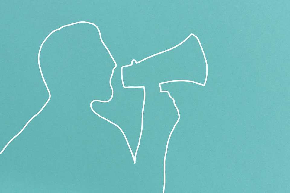 Outline Kopf mit Megaphone